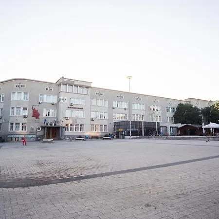 Summer Square - 2 Bedrooms Retro Flat With Great Location, 1st Fl شقة