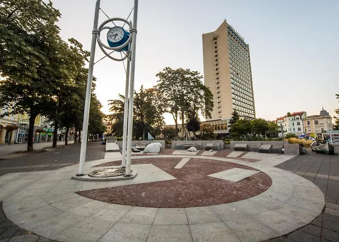 公寓 Summer Square - 2 Bedrooms Retro Flat With Great Location, 1st Fl 布尔加斯