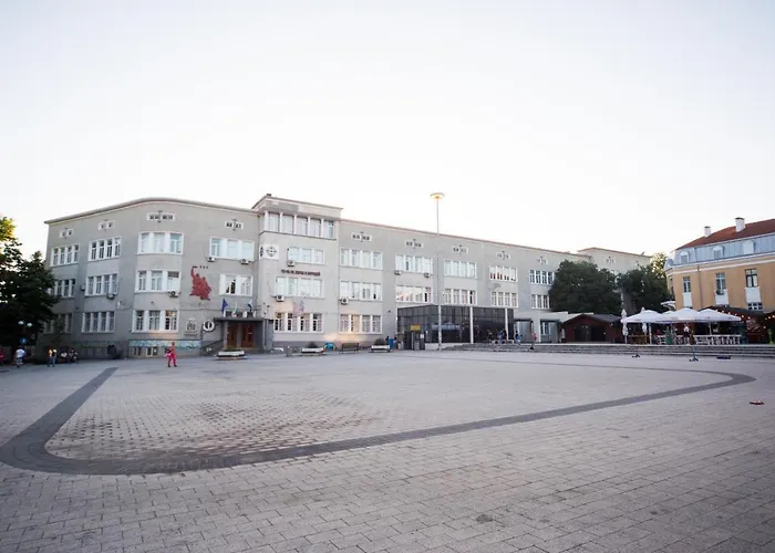 Summer Square - 2 Bedrooms Retro Flat With Great Location, 1st Fl 公寓