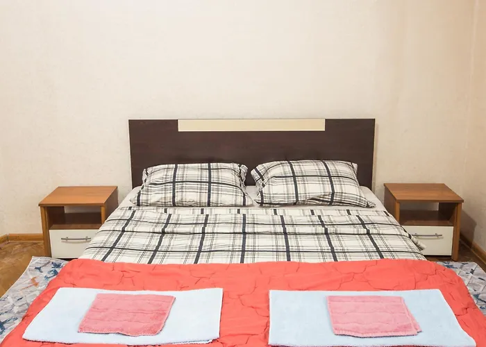 公寓 Summer Square - 2 Bedrooms Retro Flat With Great Location, 1st Fl