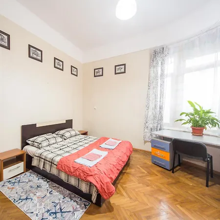 Summer Square - 2 Bedrooms Retro Flat With Great Location, 1st Fl Appartamento *