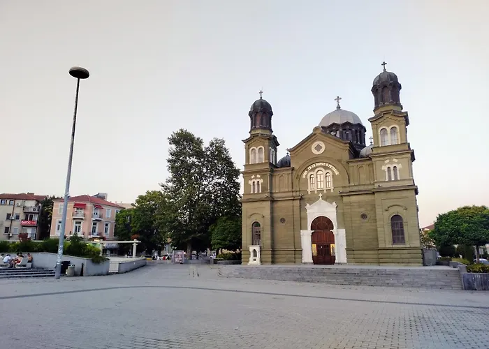 Summer Square - 2 Bedrooms Retro Flat With Great Location, 1st Fl * בורגאס